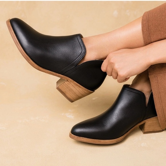 Nisolo Classic Black Leather Booties Size 8 - Picture 1 of 10